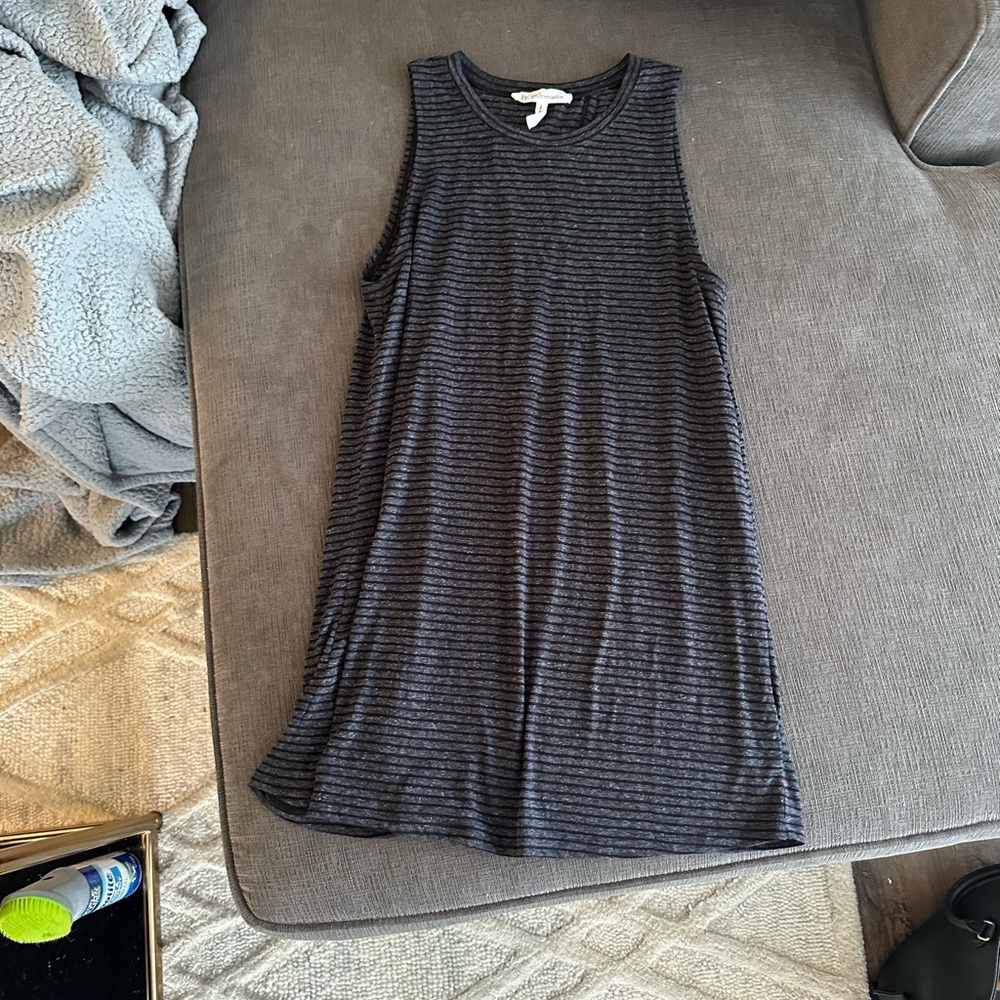BCBGeneration Black and Gray Heathered Stripe Open Back Tunic Tank Size Small